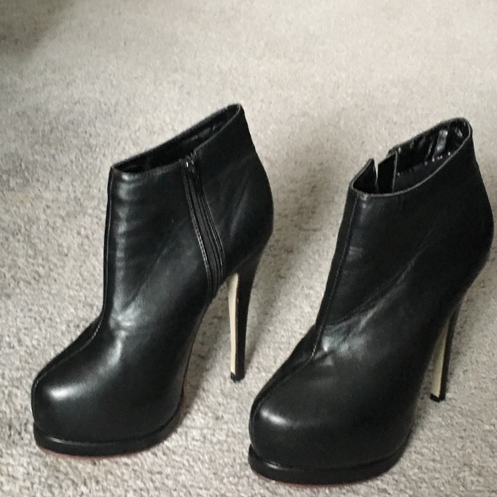 Ankle boots